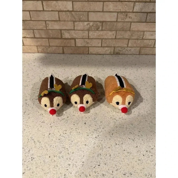 Disney Tsum Tsum chip and dale   B20 - Picture 1 of 4
